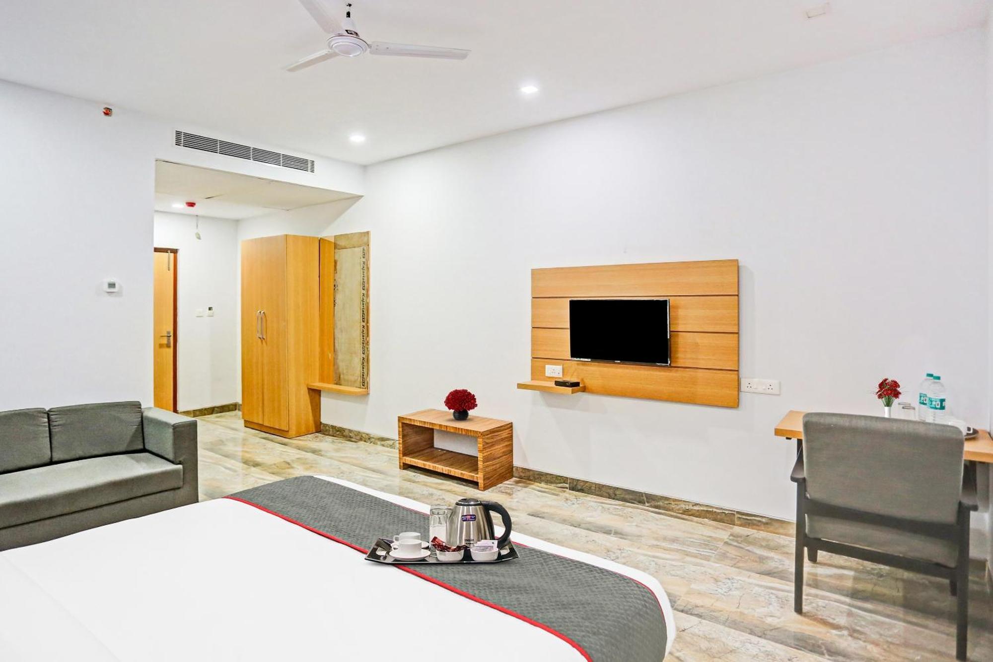Townhouse Super Two Premium, Varanasi